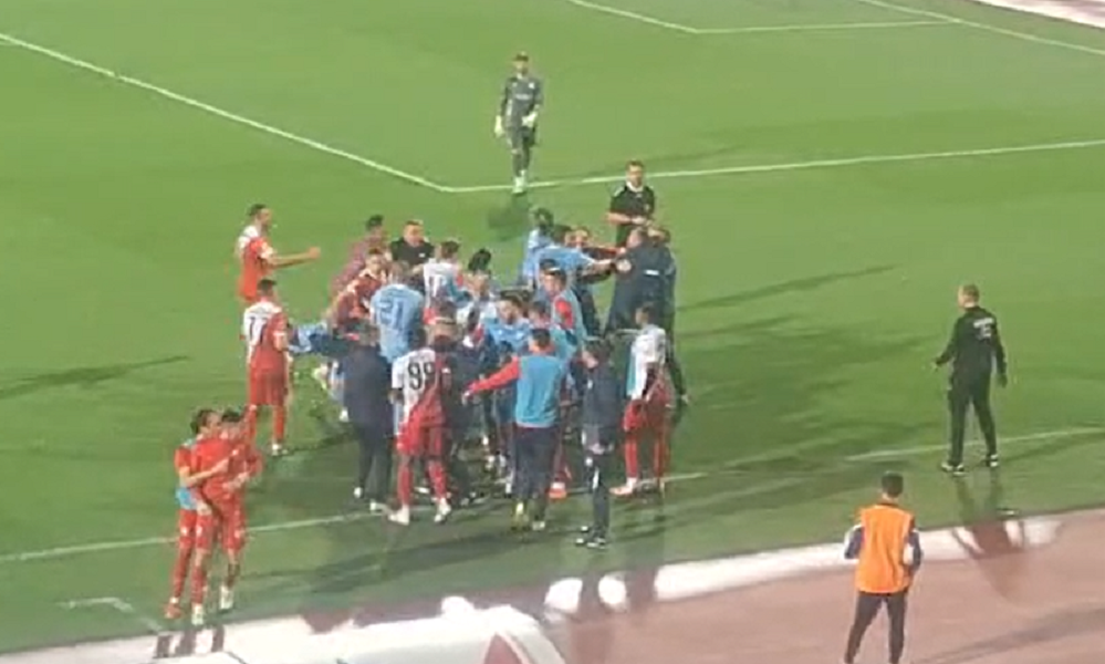 HAOS NA „KARAĐORĐU“ Opšta tuča fudbalera Vojvodine i Novog Pazara u završnici utakmice (VIDEO)