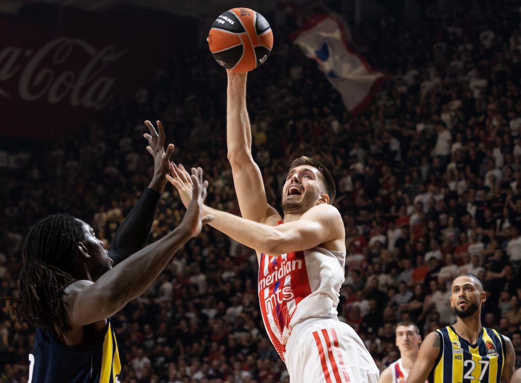 GOTOVO Crvena zvezda ima novog centra! (FOTO)