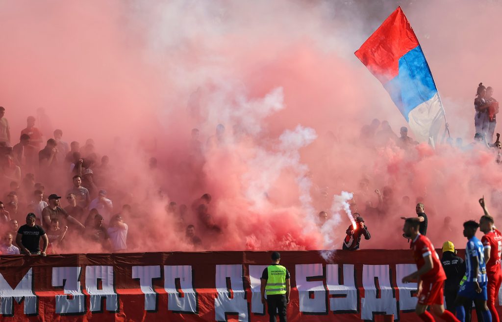 SKANDAL U KRAGUJEVCU „Crveni đavoli“ napali decu iz Crne Gore, razlog su…