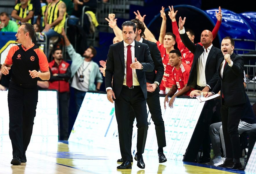 „GROBARI“ OVO NEĆE DA MU OPROSTE Sferopulos na treningu Makabija pred meč sa Partizanom (FOTO)