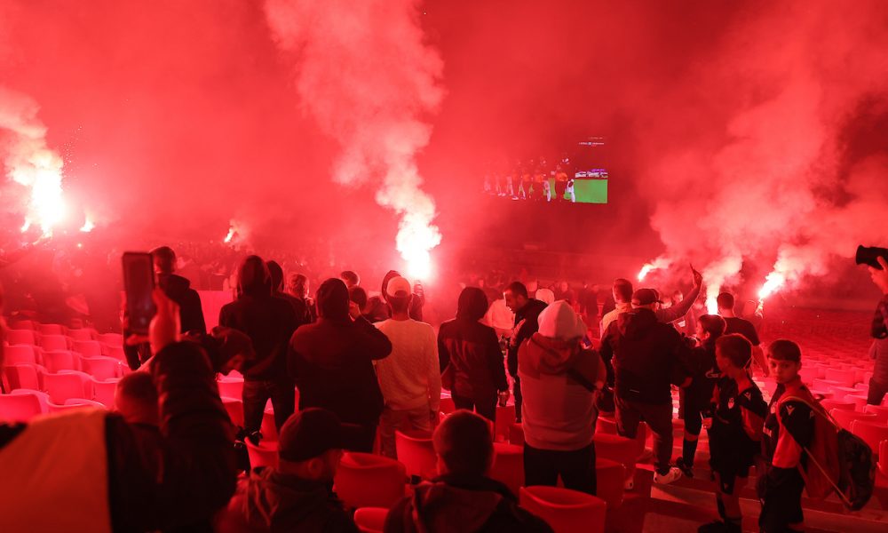 FOTO-UBOD „Delije“ na „Marakani“ gledale meč protiv Intera, gorele baklje (FOTO)