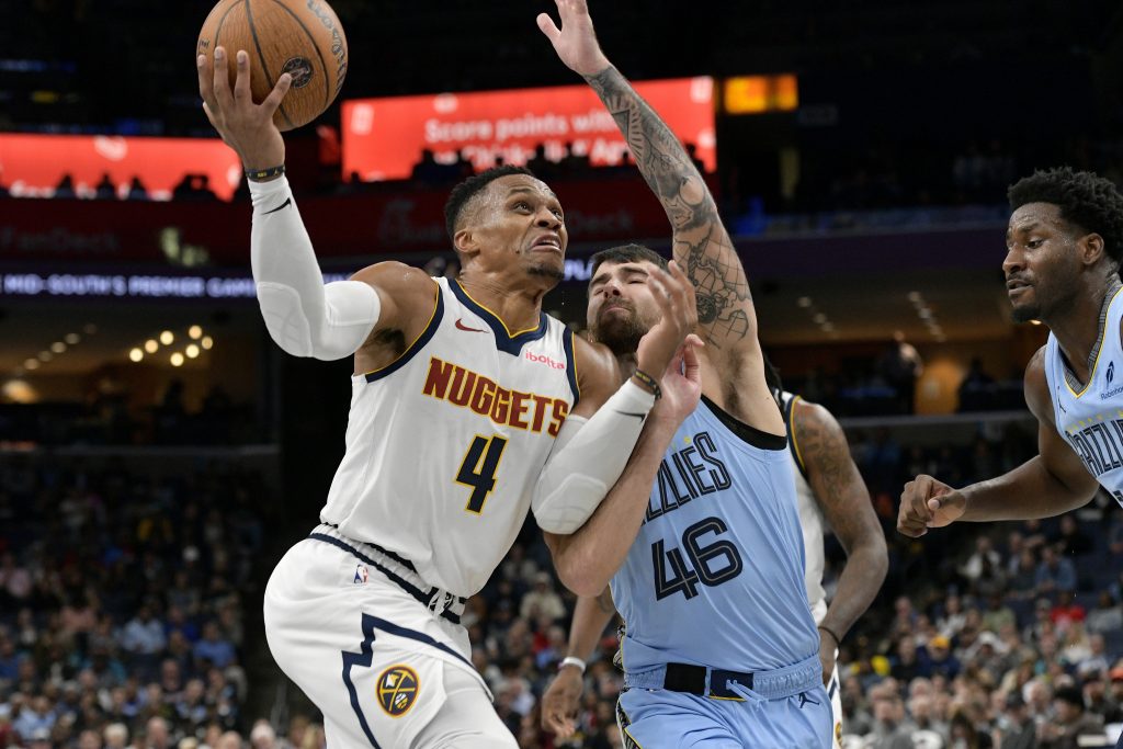 NBA LIGA Tejtumov Boston naneo Klivlendu prvi poraz, Denver slavio u Memfisu bez Jokića! Vestbruk ispisao istoriju… (VIDEO)