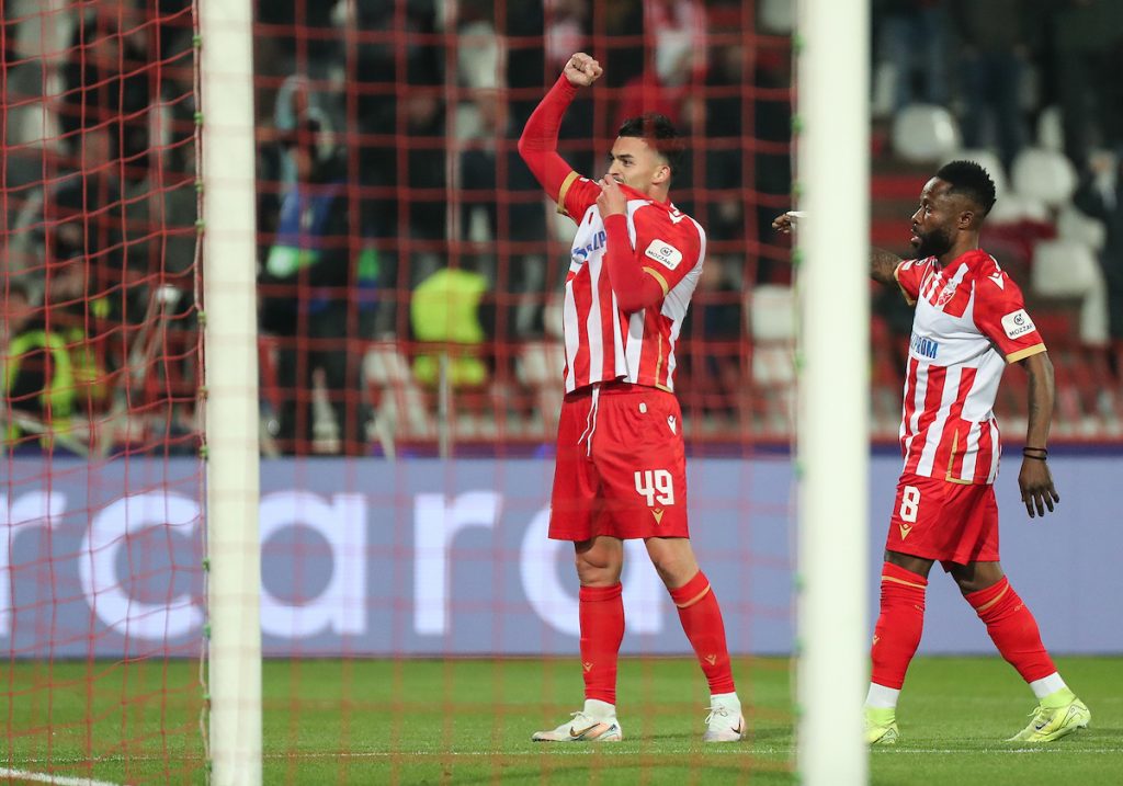 PUČE „PETARDA“ Zvezdina krila orlovski letela! Drugi gol Radonjića! (VIDEO)