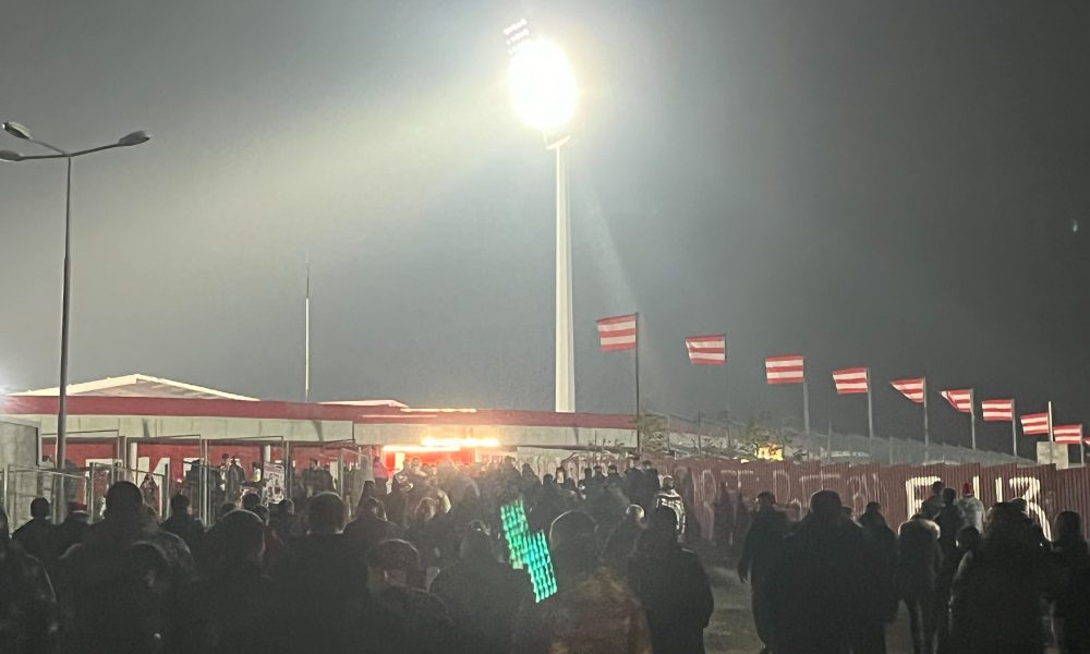 ZNATNO MANJE INTERESOVANJE NEGO ZA BARSELONU „Marakana“ se polako puni, „delije“ i navijači Štutgarta počeli sa prepucavanjem (VIDEO)