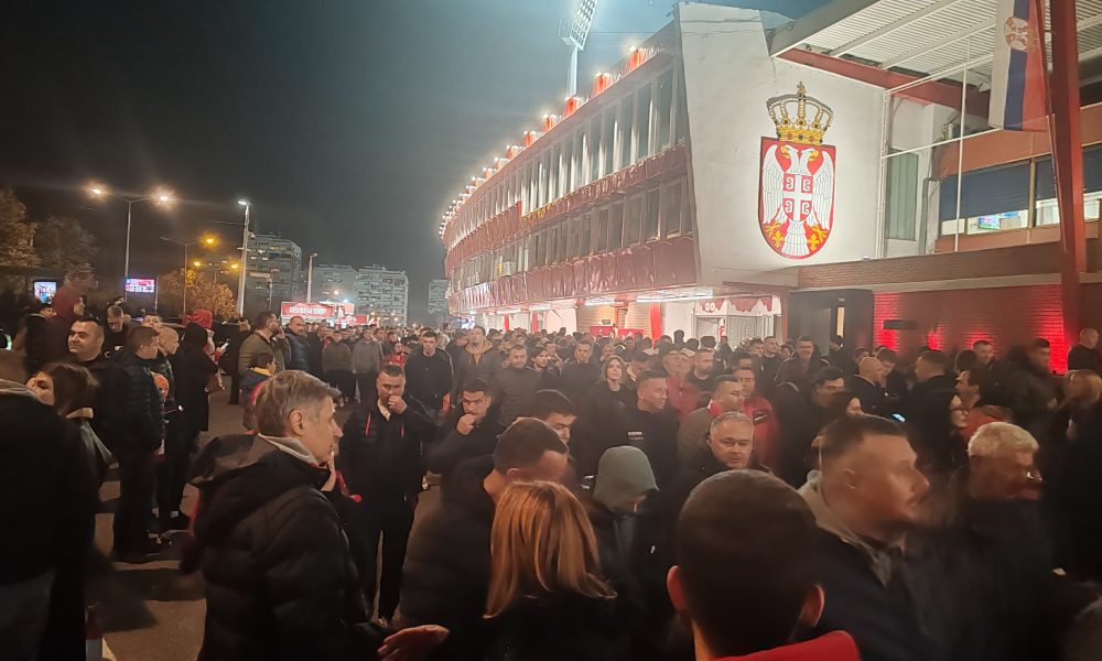 SLIKE KOJE DUGO NISMO VIDELI Kolaps oko „Marakane“! Neće imati gde igla da padne (VIDEO)
