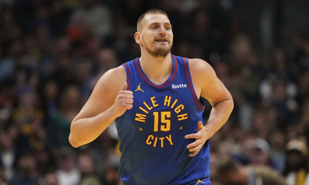 AMERIKA JE OVO VIDELA SAMO JEDNOM I TO PRE 61 GODINU! Jokić ubacio 104 poena za 24 sata! Atlantu je „počastio“ i ludim košem karijere (VIDEO)