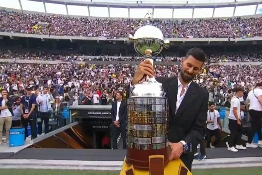 U TOKU JE FINALE KOPA LIBERTADORES Pehar je na Monumental izneo Novak Đoković (VIDEO)
