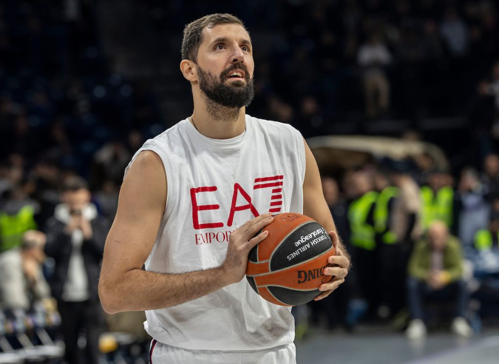 MIROTIĆ IZAŠAO NA ZAGREVANJE, A ONDA… Odavno nečija pojava nije izazvala ovoliki bes kod „grobara“ (VIDEO)