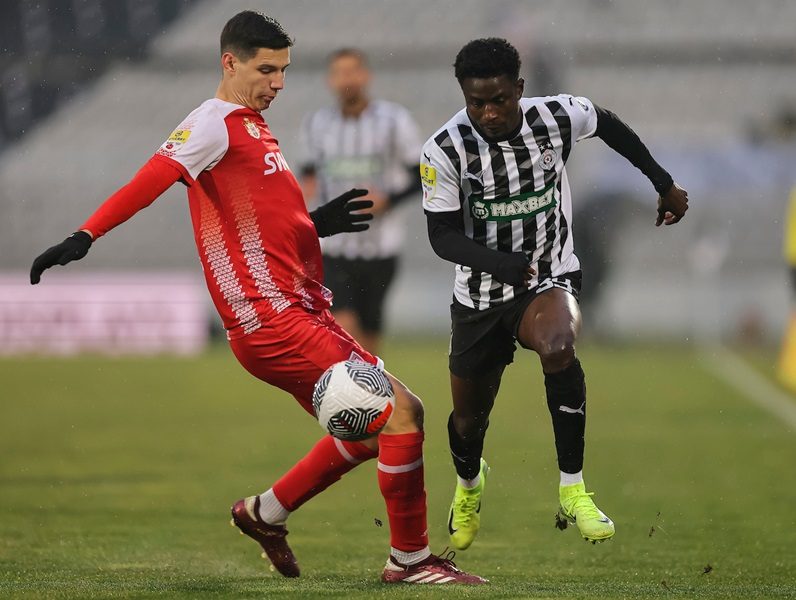 O OVOME ĆE DA SE PRIČA Nikolić postigao gol za Partizan, ali ga je sudija poništio (VIDEO)