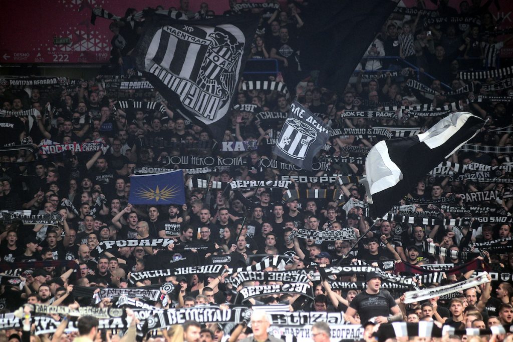 PONOVO JE PARTIZAN OKUPIO VELIKI BROJ POZNATIH Čuveni srpski glumac večeras bodri izabranike Željka Obradovića! (FOTO)