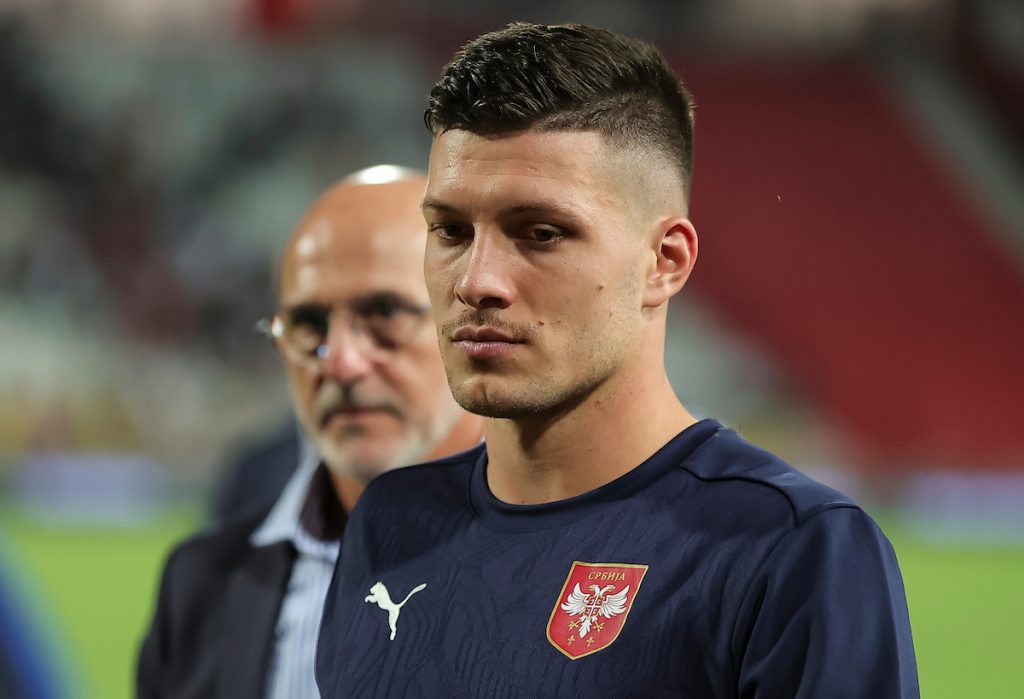 SRBIJI JE POTREBAN LUKA JOVIĆ Napadač ima nekoliko karti spasa na stolu! Potrebno je da izvuče pravu, zbog sebe, zbog „orlova“!