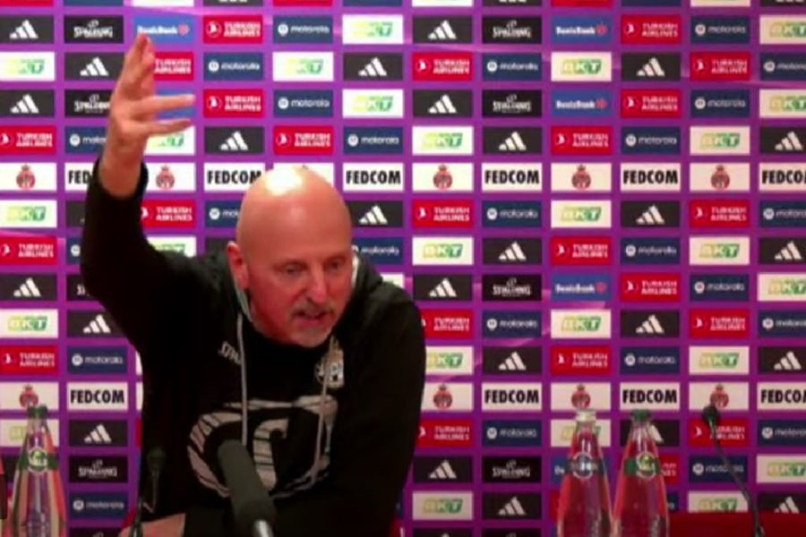 OBRADOVIĆ BESNEO, PA UMALO OPSOVAO NA KONFERENCIJI: Najveća sramota u karijeri! Ne znam kako ćemo dalje… (VIDEO)