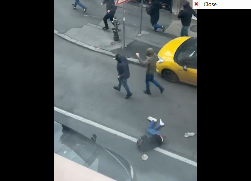 NOVI JEZIVI SNIMCI SA ULICA BEOGRADA Navijač Štutgarta pokušava da ustane na noge! Jedan od vozača pokušao da mu pomogne, ali… (VIDEO)