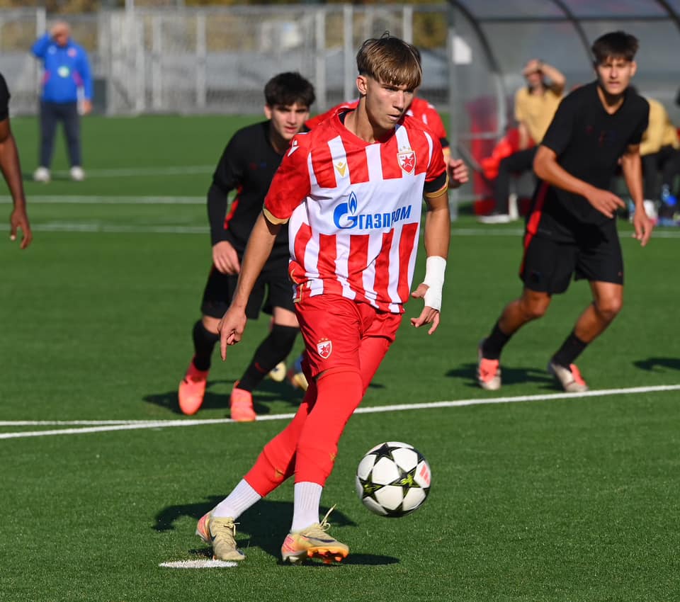 DEČKO, SVAKA ČAST Za ovo je potrebna hrabrost! Pogledajte gol Zvezdinog klinca u meču sa Barselonom (VIDEO)