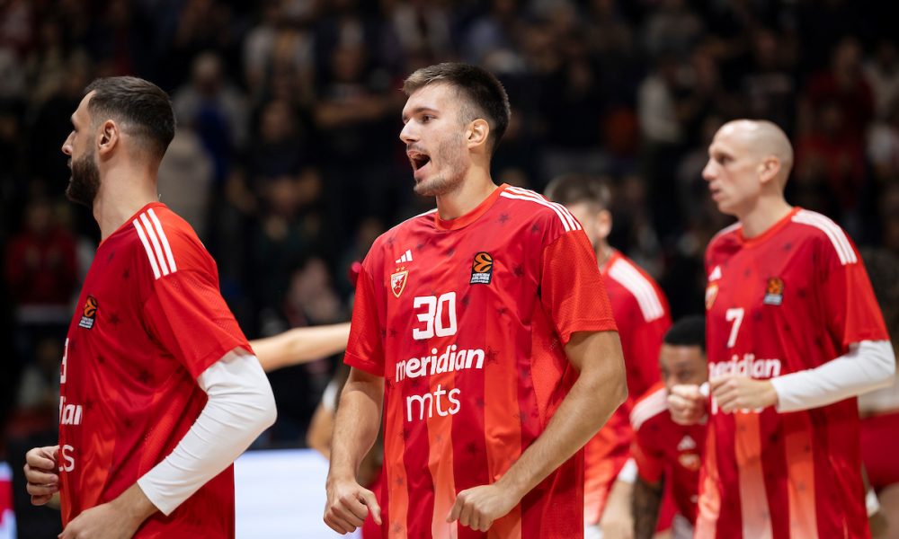 FOTO-UBOD Novak došao da gleda Zvezdu, „delije“ mu skandirale prezime i ime! (FOTO)