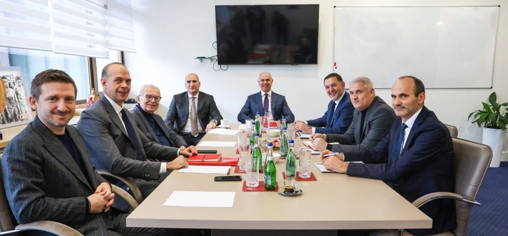 Rukovodstvo Crvene zvezde ugostilo čelnike FSS! Šest tema na sastanku