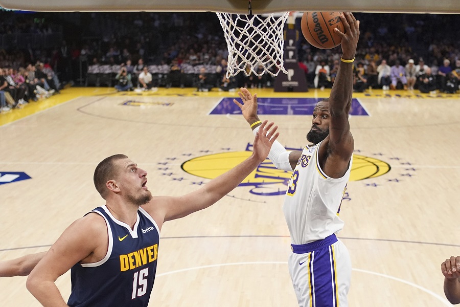 JOKIĆ JE „TATA“ I ZA LEBRONA Srbin se igrao sa Džejmsom i Lejkersima! Denver se prošetao kroz Los Anđeles (VIDEO)