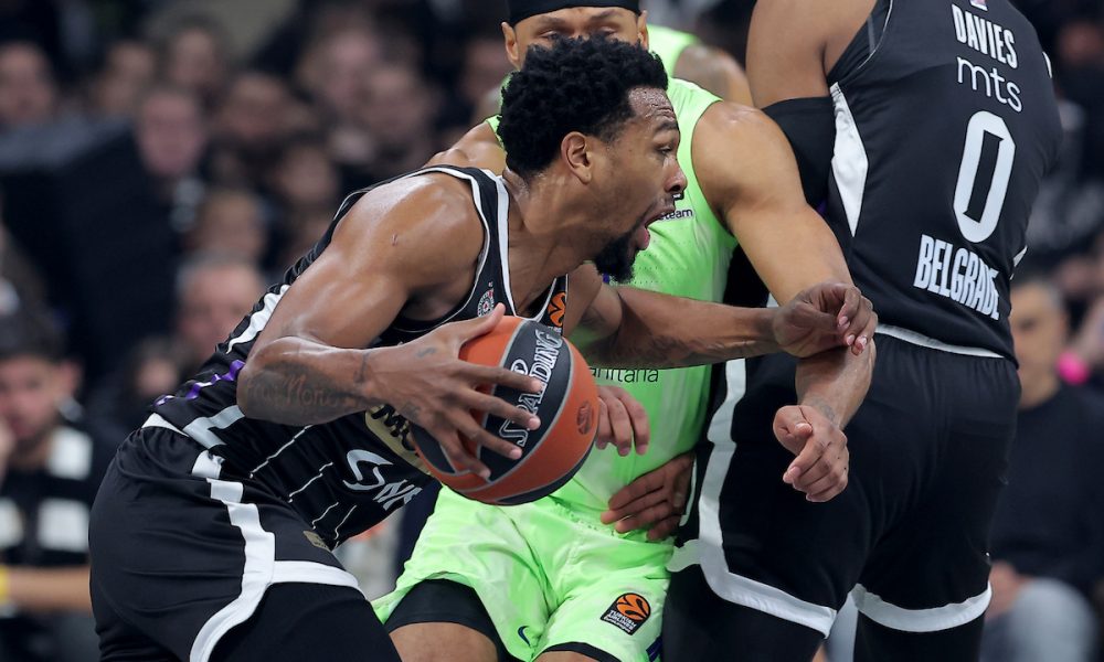 POLUVREME Partizan prosuo dvocifrenu prednost, razljutio „grobare“ i za Barsom zaostaje 14 poena