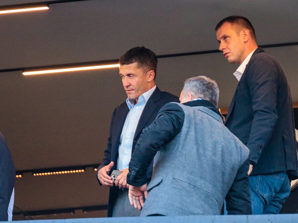 HIT SPOT PARTIZANA Saša Ilić u taksiju kod Neleta Karajlića: Vozi do Humske! (VIDEO)
