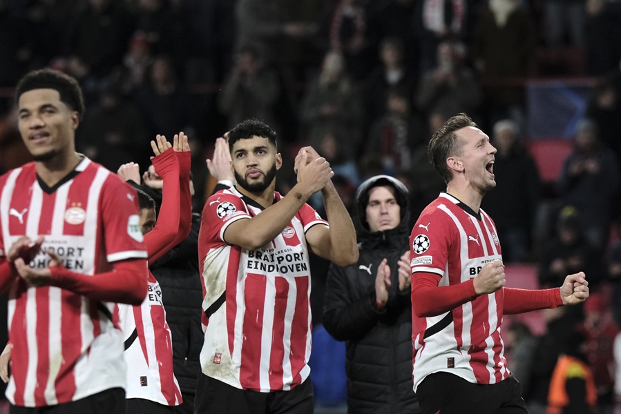 NEKA BUDE OVAKO I NA „MARAKANI“ PSV je u krizi, na drugom meču zaredom je poražen i nije dao gol! Glave mu je došao tim koji predvodi slavni napadač (VIDEO)