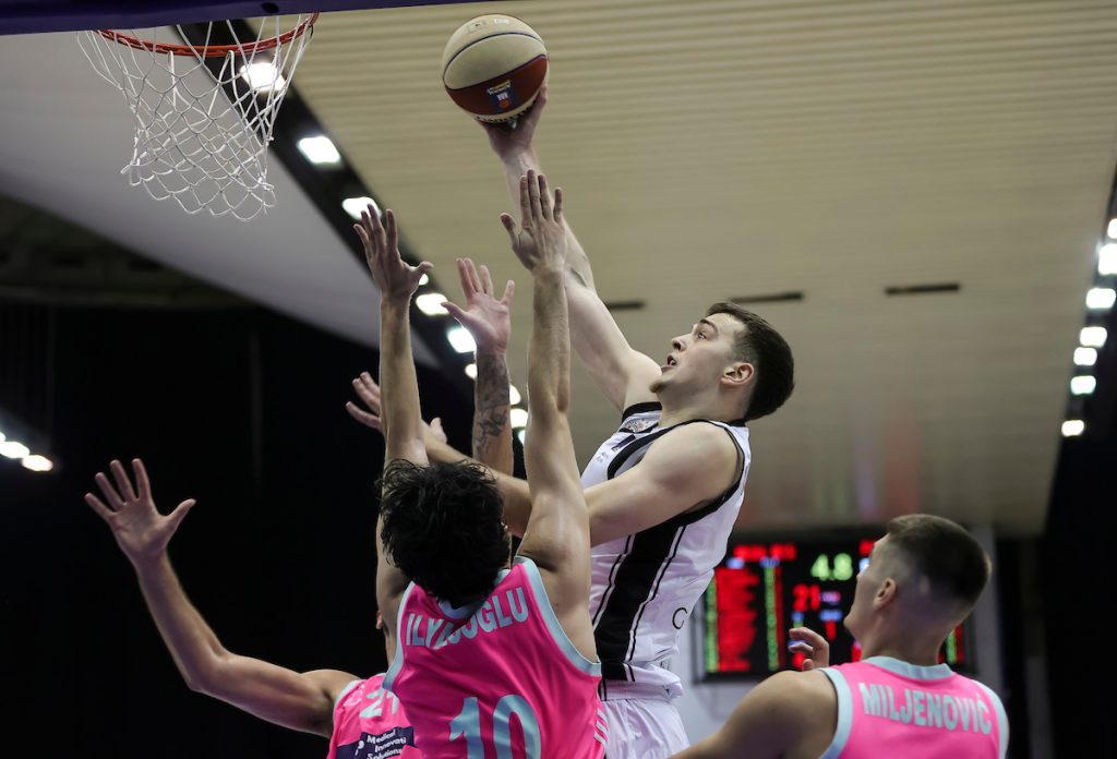PROMENA HALE ZBOG OŠTEĆENOG PARKETA Evo gde će da se sastanu Mega i Partizan