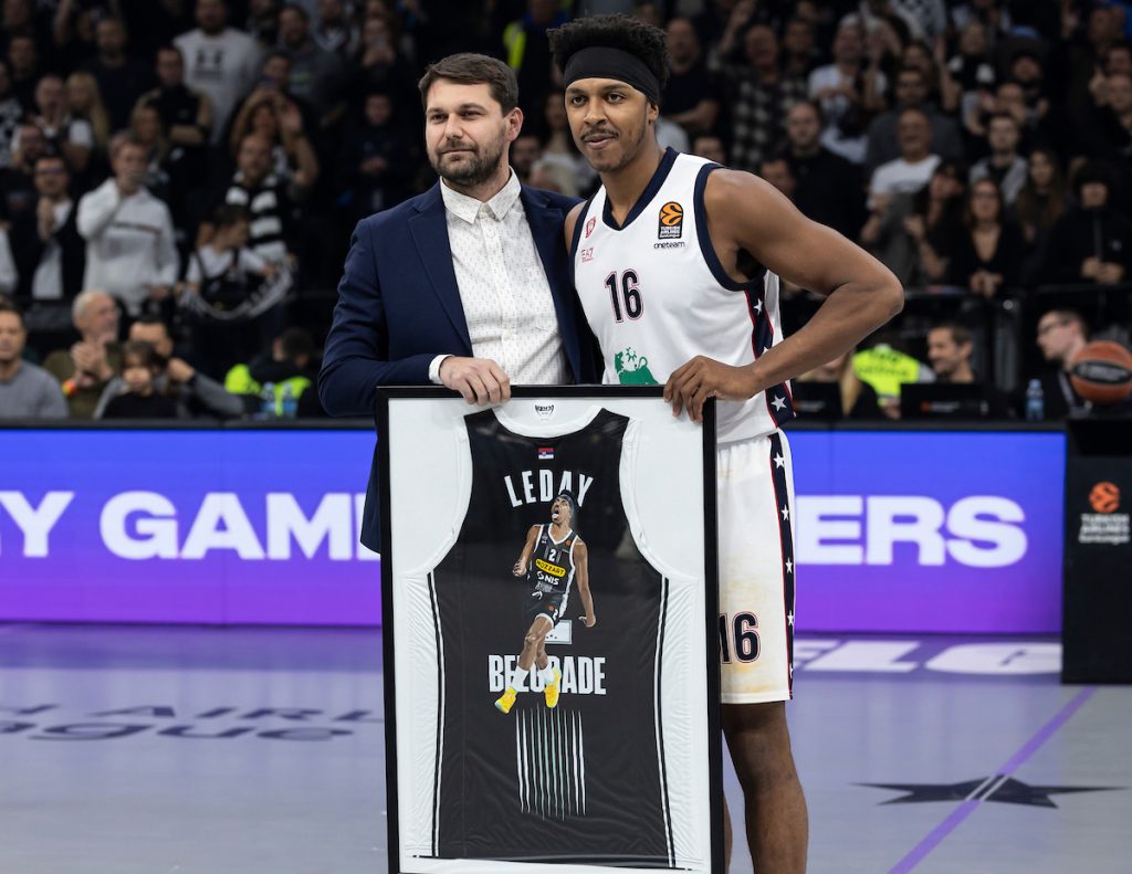 LEDEJ BIO GOST U PODKASTU MONEKEA: Tamo kao da ti Partizan intravenzno ubrizgavaju u krv! U mnogim ratovima smo bili… (VIDEO)
