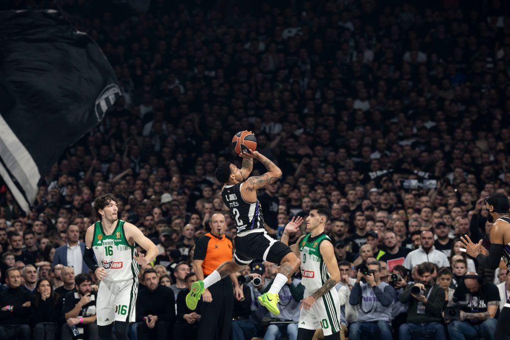 KARLIK DŽONS PODIGAO „GROBARE“ NA NOGE: Jedan smo od najboljih timova na svetu! (VIDEO)