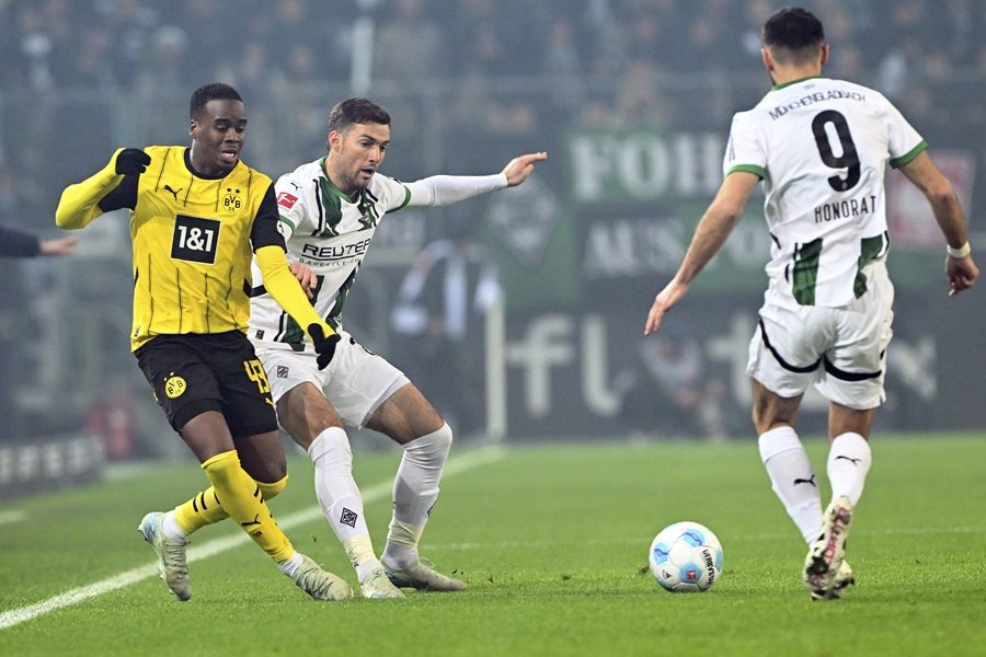 BUNDESLIGA Imenjaci podelili plen! Gitensova majstorija za TV špice obeležila sudar Menhengladbaha i Dortmunda! (VIDEO)
