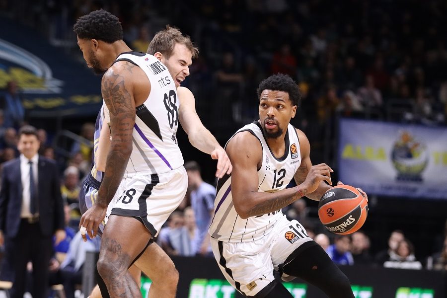 „PARNI VALJAK“ NE STAJE Karlik osvojio Berlin! Partizan dobijenu utakmicu pretvorio u dramu, a onda slavio u neizvesnoj završnici