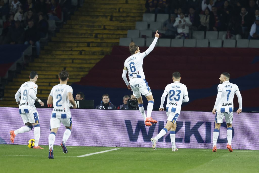 PODVIG Srbi srušili Barselonu i sasvim zakuvali borbu za tron, Dmitrović briljirao!