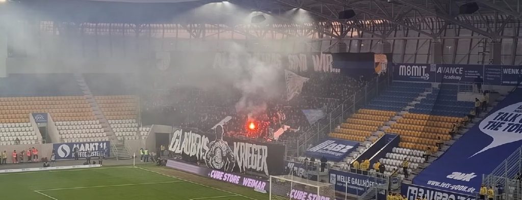 HAOS U NEMAČKOJ U masovnoj tuči navijača povređeno 79 ljudi! (VIDEO)