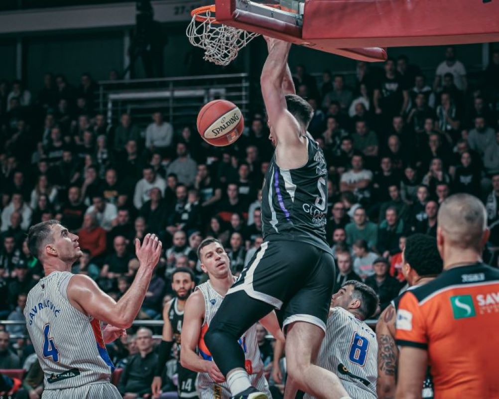 PRAZNIK KOŠARKE U REPUBLICI SRPSKOJ Partizan stotkom častio navijače u Laktašima