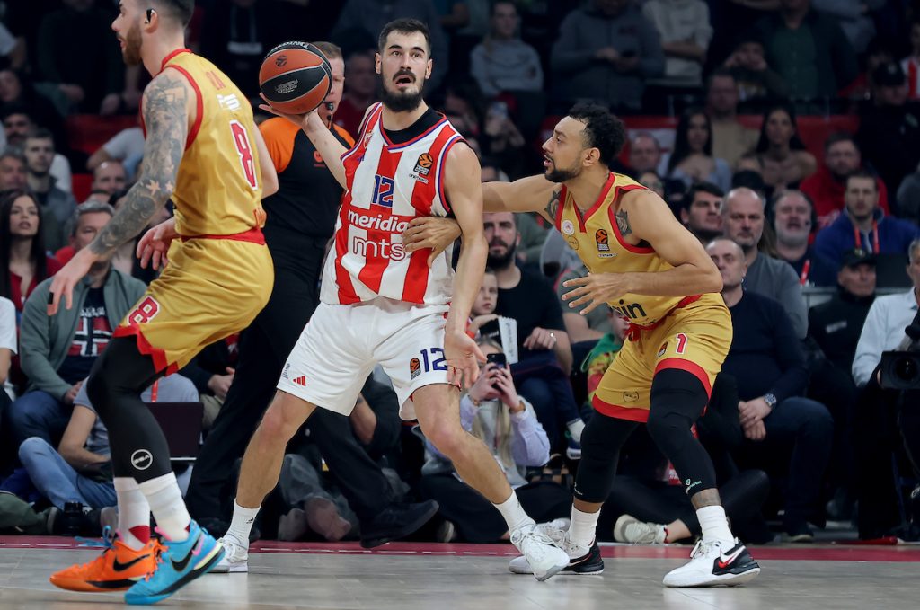 ZLATA VREDNA POBEDA Nikada ne otpisujte crveno-bele! Olimpijakos pao pred organizovanom i zrelom Zvezdom (VIDEO)