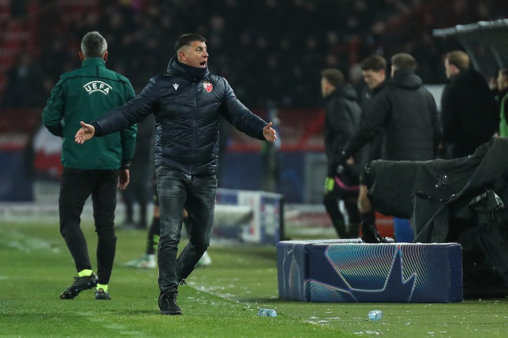 ZVEZDA PRED BERN Postoji mali problem, ali defanzivac zauzima mesto u odbrani! Priliku čeka…