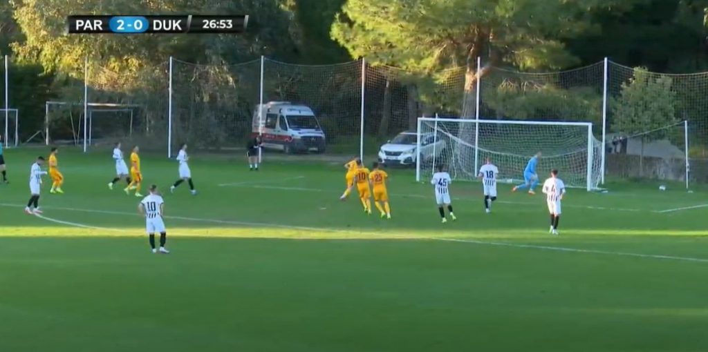TROSTRUKA NEVOLJA ZA PARTIZAN Dukla smanjila vođstvo, a onda su se povredila dva fudbalera crno-belih! (FOTO/VIDEO)