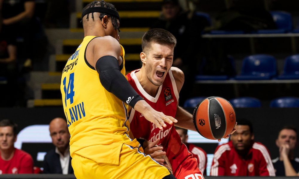 ZVEZDA ISPOD SVOG NIVOA Makabi ima dvocifreno vođstvo na pauzi! Teodosić jedina svetla tačka (VIDEO)