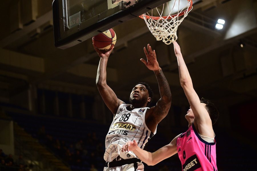 BUĐENJE NA VREME Partizan gubio sa 10 razlike, ali pobedio Megu posle produžetka (VIDEO)