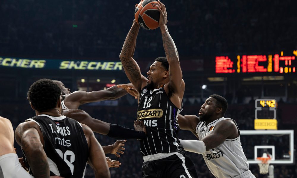 NBA MEČ U ARENI Pariz krenuo silovito, a onda je „parni valjak“ postigao radnu temperaturu! Crno-beli na poluvremenu vode pet razlike