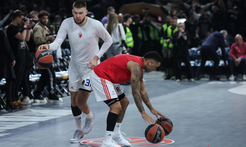 PAKLEN DOČEK Košarkaši Zvezde izašli na zagrevanje, Arena se odmah „zapalila“ (VIDEO)
