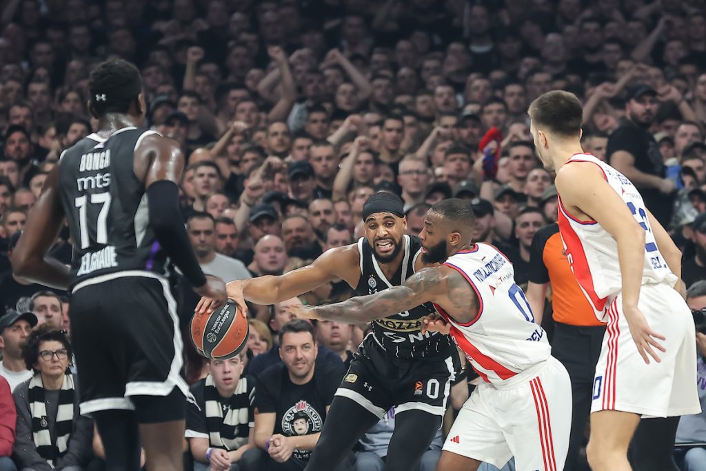 ZVEZDA UZVRATILA PARTIZANU Nedović sa linije slobodnih bacanja osvojio Arenu!