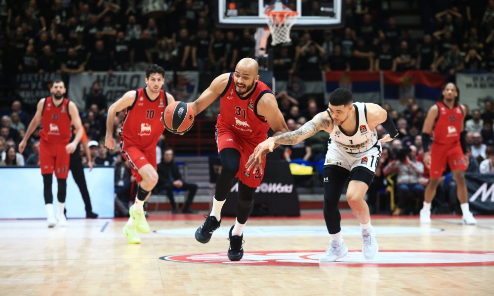 ROVOVSKA BITKA U FORUMU Milano ima tri poena prednosti na poluvremenu, Partizan nema rešenje za nepogrešivog Argentinca (FOTO/VIDEO)