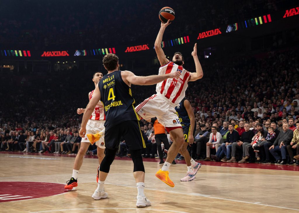 PREKID POBEDNIČKE SERIJE Fenerbahče odoleo Zvezdi u Beogradu! Sferopulos bez rešenja za raspucanog giganta sa Bosfora (VIDEO)