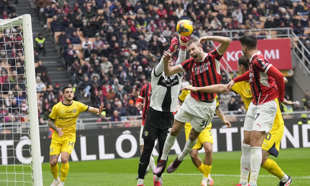 DRAMA NA „SAN SIRU“ Milan u nadoknadi vremena preokrenuo protiv Parme! Pavloviću prvo poništen gol, a onda je asistirao za pobedu! Igrao Jović i promašio… (VIDEO)