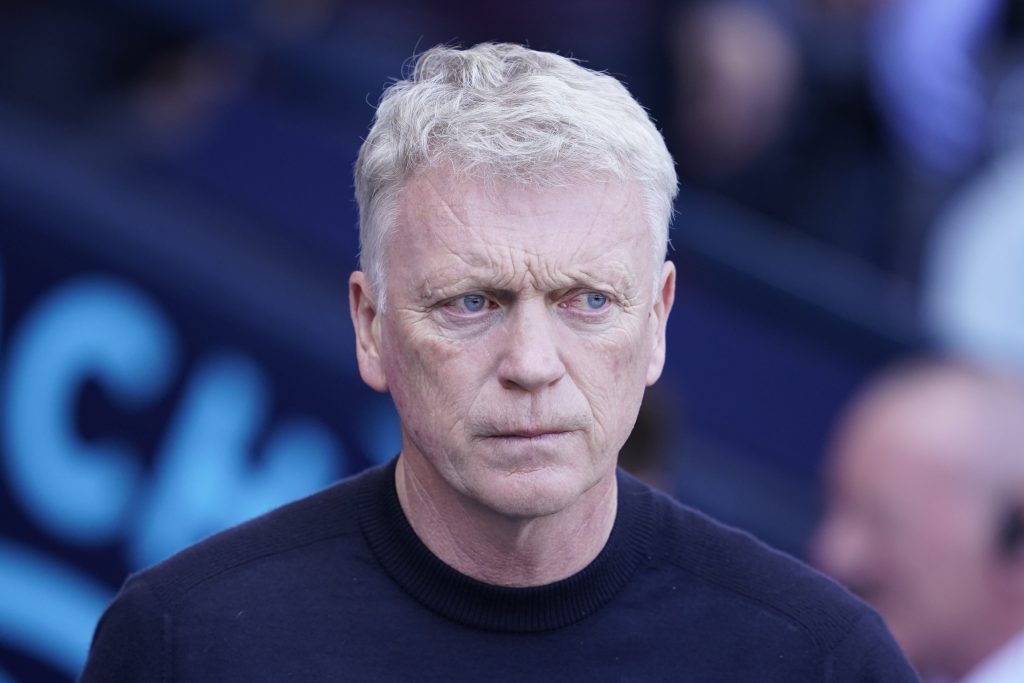Mojes zvanično u Evertonu