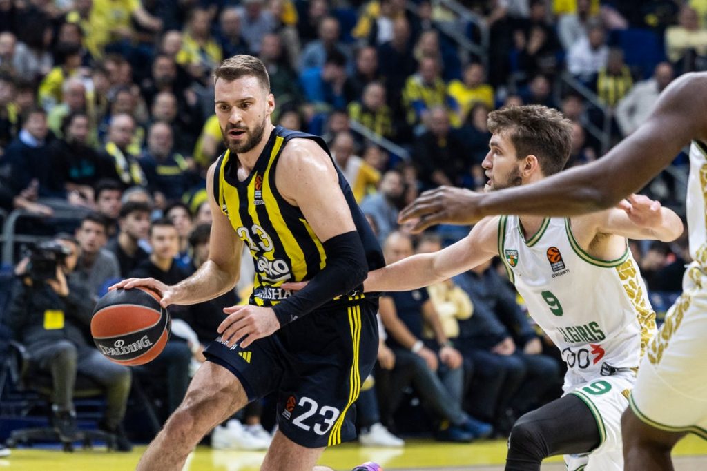 EVROLIGA I sada su ubacivali frižidere, ali tek posle „-13“! Gudurić odličan, odlična partija Smailagića ostala bez nagrade