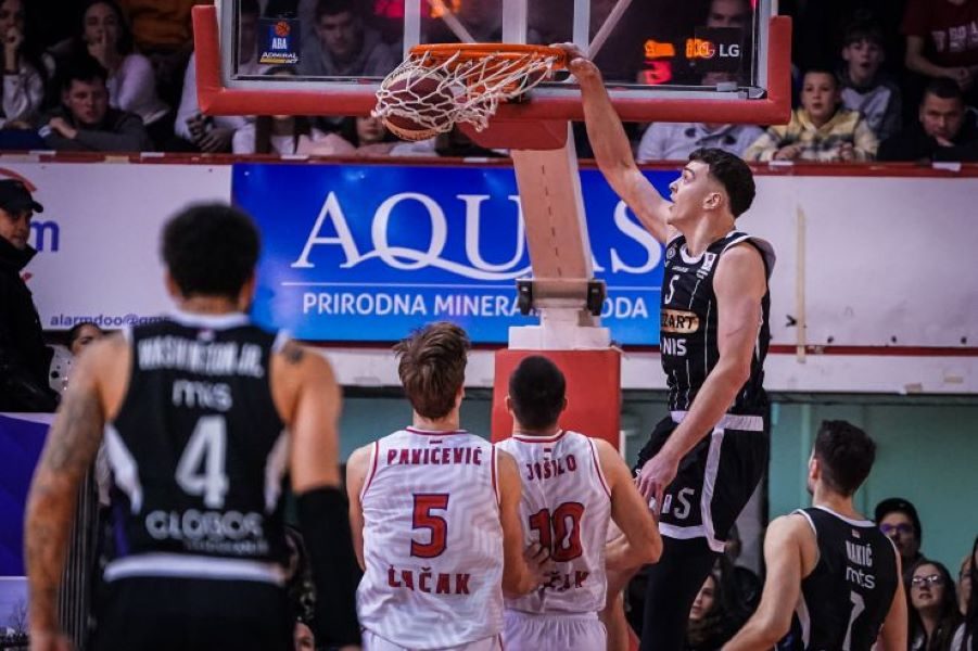 POLUVREME U ČAČKU Partizan ne blista, ali rutinski odrađuje posao u rodnom gradu Željka Obradovića