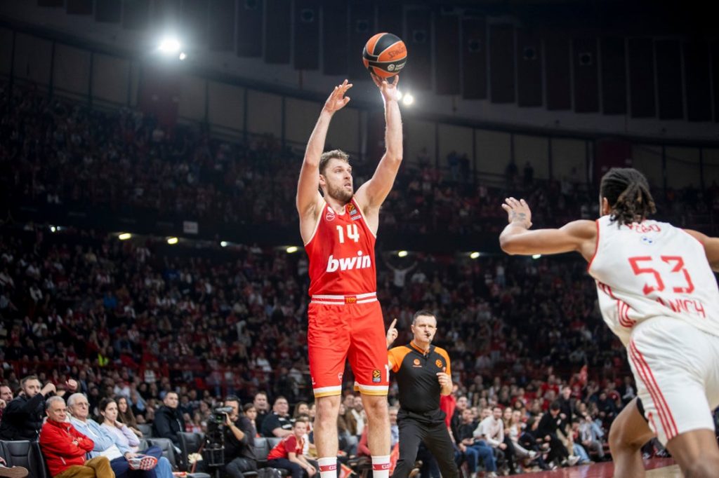 BEZ KONKURENCIJE Bugarin nestvarnom partijom zaslužio MVP priznanje… Ubacio je 45 poena, a da je tri puta spustio loptu na parket!