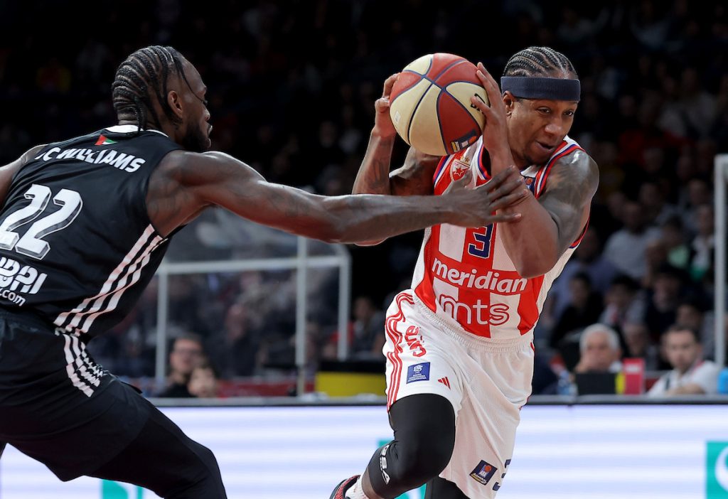 ZVEZDA NA MUKAMA Dubai ima „+5“ na pauzi u Areni! Šuterski obračun Mekintajera i Mejsona (VIDEO)