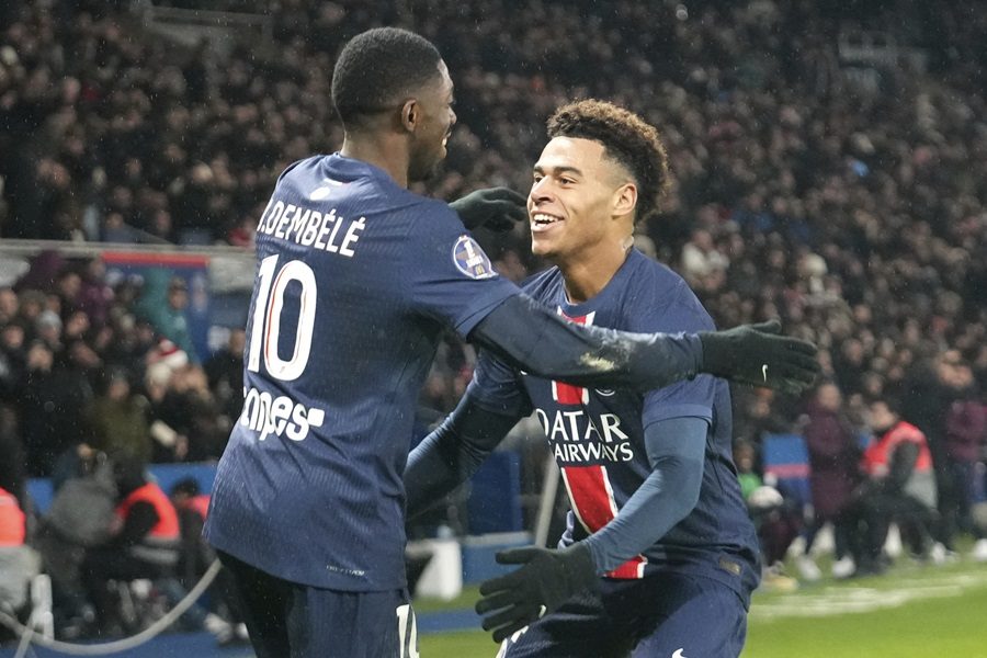 LIGA ŠAMPIONA Inspirisani Dembele nacrtao pobedu Parižana u francuskom derbiju! PSŽ krupnim korakom zakoračio u osminu finala (VIDEO)