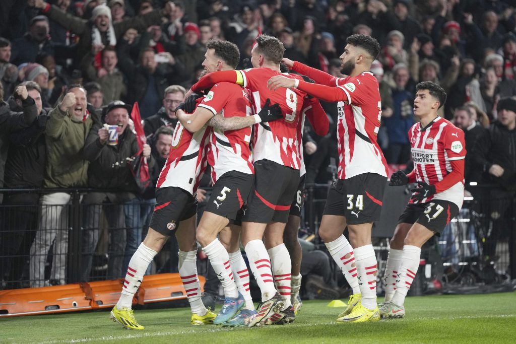 PSV prihvatio Ajaksov poklon s mašnom! „Filipsovci“ odbranili titulu